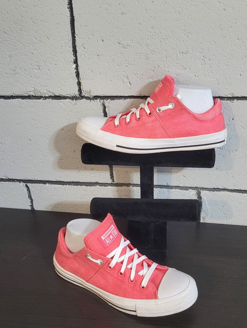 BUNDLE SALE! Converse All Stars Low Top Pink Sneakers Sz 9.5